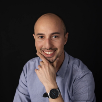 image COMPANY DISMISSES DELIVERY DRIVER FOR OFFERING CHOCOLATE TO A TEENAGER