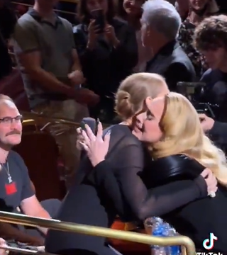 ADELE AND CÉLINE DION LEFT FANS DABBING TEARS AFTER EMOTIONAL INTERACTION AT THE COLOSSEUM AT CAESARS PALACE IN LAS VEGAS.