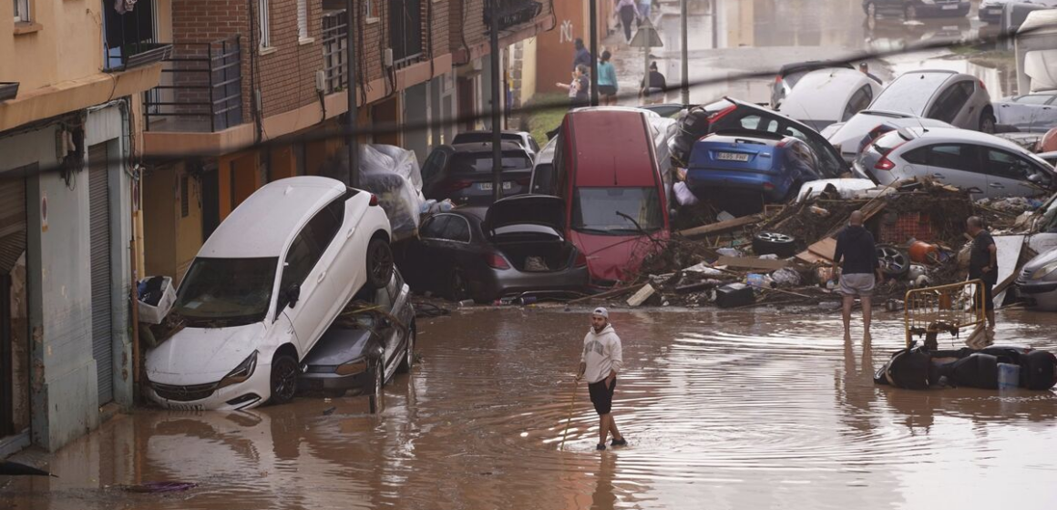 SPAIN WEEP AS IT’S HIT WITH DEADLIST FLOOD, GOVERNMENT DECLARES THREE DAYS MOURNING FOR THE DEAD
