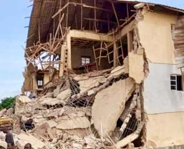 TEN DEAD, SEVEN INJURED AS BUILDING COLLAPSED IN IBADAN