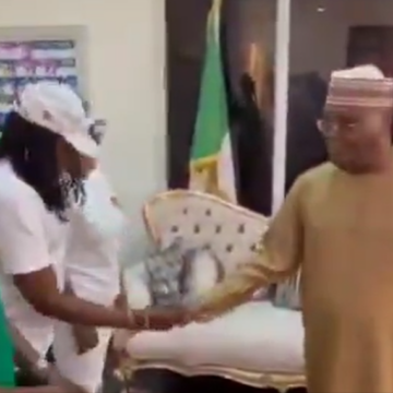 VIDEO: Atiku Hosts A Delegation Of The Association Of All State Women Of Nigeria On A Courtesy Visit.
