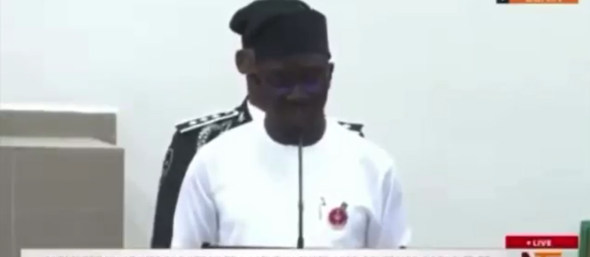 image Video: Edo State Governor (Okpebholo) Struggles to Read the State’s Budget Say The Figure “Is Confusing Me.”