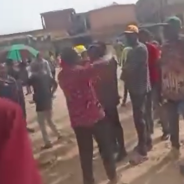 image When the Igbo Traders said; We’re going back home. They have forgotten that the Chicken returns home to roost everywhere.Is this also Gov. Sanwoolu’s action?