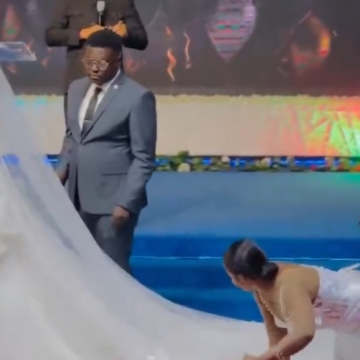 image Pastor Gifts Best Lady N50, 000 for Paying Proper Attention and Taking Care of the Bride
