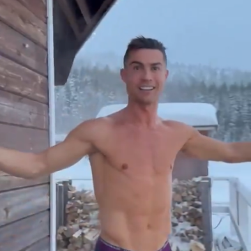 Video: Cristiano Ronaldo Christmas Morning activity