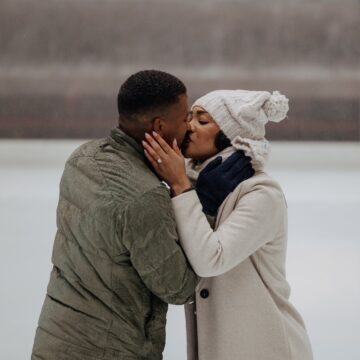 Man Spent Months to Teach Girlfriend How To Skate, So He Could Propose On the Ice at Rockefeller Center