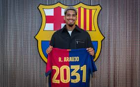 Araújo Commits to Barcelona Until 2031
