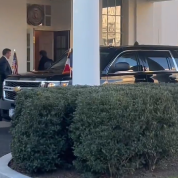 image French President Macron Arrives White House, To Discuss With President Trump Several Challenging Issues Including The Ongoing War In Ukraine And Trade Tariff Disputes