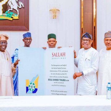 WhatsApp Image 2025-03-31 at 14.28.28_afdf1660 Photos: FCT Minister Nyesom Wike Lead Community Leaders To Pay Homage To PBAT