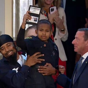 cansd Videos: President Trumps Honors 13-Year-Old Brain Cancer Survivor, Swore In As Official Agent Of The United State Secret Service