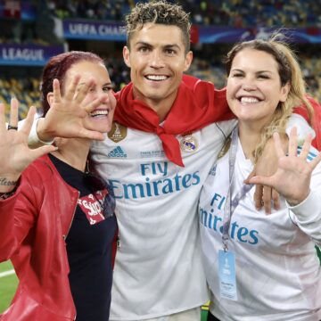 cristia Al Nassr Captain Ronaldo, Celebrate His Women