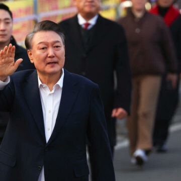 Suspended South Korean President Yoon Leaves Prison After Five Weeks Behind Bars