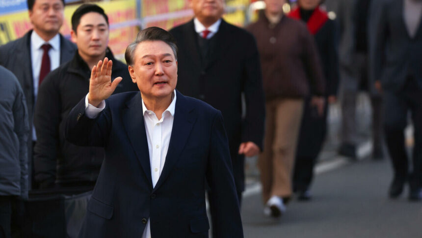 Suspended South Korean President Yoon Leaves Prison After Five Weeks Behind Bars