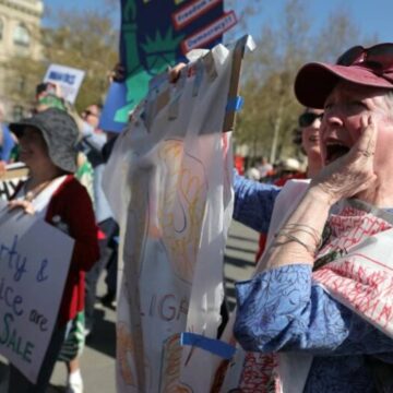 WhatsApp Image 2025-04-06 at 11.50.16_cb27ec6a Heavy Protest Rocks US Over Trump Policies