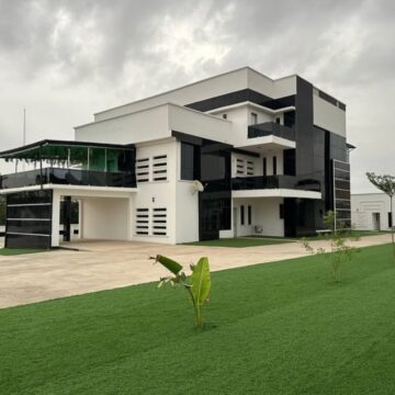 Photos: Nigerian Gospel Singer Yinka Ayefele, Opens New Mansion In Ibadan