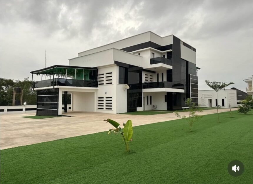 Photos: Nigerian Gospel Singer Yinka Ayefele, Opens New Mansion In Ibadan