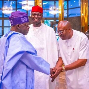 𝑬𝒙𝒄𝒍𝒖𝒔𝒊𝒗𝒆 𝑹𝒆𝒑𝒐𝒓𝒕: 𝐏𝐫𝐞𝐬𝐢𝐝𝐞𝐧𝐭 𝐓𝐢𝐧𝐮𝐛𝐮 𝐦𝐞𝐞𝐭𝐬 𝐬𝐮𝐬𝐩𝐞𝐧𝐝𝐞𝐝 𝐆𝐨𝐯𝐞𝐫𝐧𝐨𝐫 𝐅𝐮𝐛𝐚𝐫𝐚 𝐢𝐧 𝐋𝐨𝐧𝐝𝐨𝐧