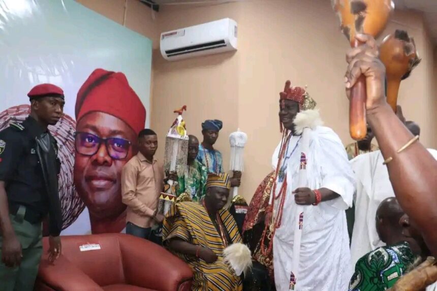 Tussle, Tradition Or History? Controversial Debate About Alaafin Of Oyo And Ooni Of Ife Greeting Posture At The Government House In Ibadan
