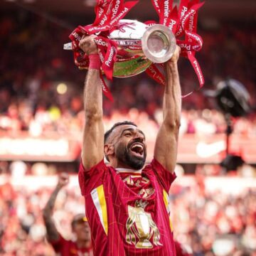 Photos; Liverpool Lift Premier League Title