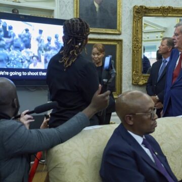 WhatsApp Image 2025-05-22 at 10.21.16_efe5823b Dramatic Moment At The Oval Office During South African President Cyril Ramaphosa Visitation.
