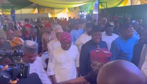 Tinubu Snubs Sanwo-Olu’s Handshake at 30km Lagos-Calabar Coastal Highway Inauguration31st May 2025