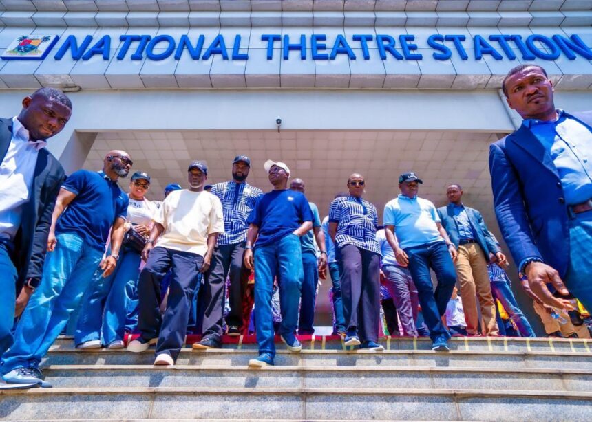 Sanwo-Olu Appreciates FG For Support, Unveils Three New Train Sets For The Lagos Rail Mass Transit (LRMT) Blue Line