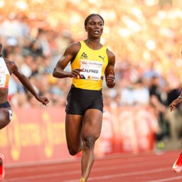 St Lucien Julien Alfred destroys the women’s 200m field at the London Diamond League, running a blistering 21.71s (-0.6) to win!