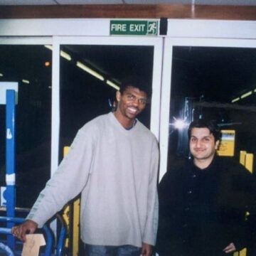 Unrepentant Chelsea Fan Reminiscence About Nigerian Retired Legendary Footballer, Kanu Nwakwor And Match Played Against Arsenal In 2000, To Celebrate The Footballer’s Birthday