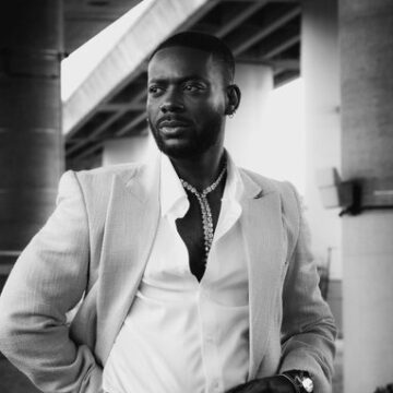 “I Don Touch Money I Like Am.” –Adekunle Gold Confesses To Having Wealth