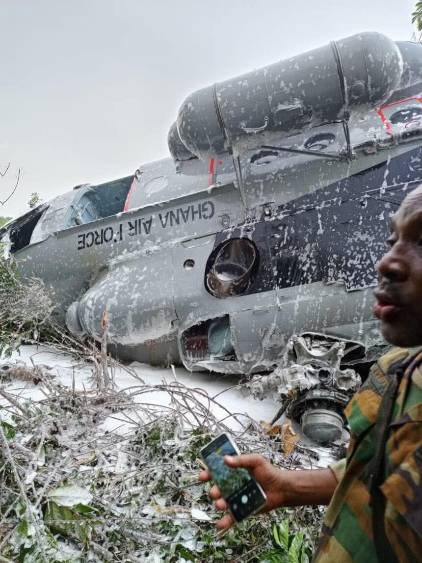WhatsApp Image 2025-08-06 at 16.46.30_1d317756 🚨 BREAKING NEWS:A helicopter has crashed in a rural part of Adansi.