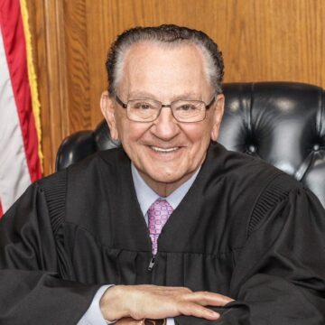 WhatsApp Image 2025-08-21 at 07.58.57_7b3aa659 Emmy Nominated Judge Of ‘Caught In Providence’ Frank Caprio, Passes Away At 88.