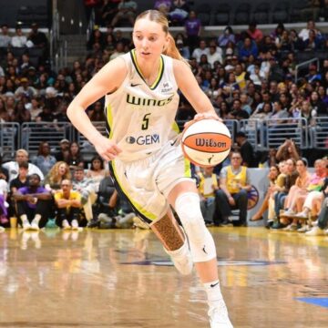 Paige Bueckers Drops A Career-High 44 Points, Surpasses Candace Parker, Holds The Record For The Most Points Scored By A Rookie In A Single Game In WNBA History.