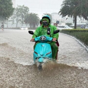 Typhoon Kajiki Kills Three In Vietnam And Floods Hanoi Streets