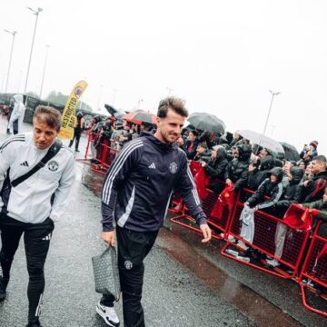 WhatsApp Image 2025-09-20 at 18.05.14_d05e881b Photos: A Rainy Day In Manchester