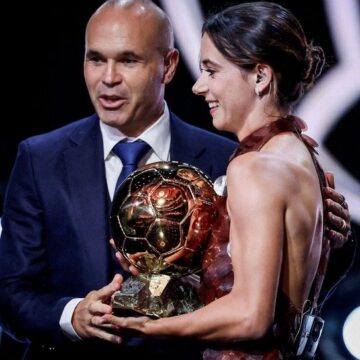 Barcelona Former Midfielder Andrés Iniesta, Presenting Aitana Bonmati Ballon d’Or Award, Becoming The First Player To Win The Women’s Three Times Consecutively