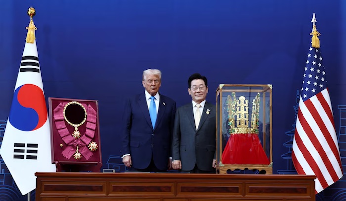 Trump-Receives-South-Koreas-Highest-Honour-Grand-Order-Of-Mugunghwa-For-Role-As-‘Peacemaker Video: South Korea Award US President Trump With Highest Honor In Asia Tour Finale