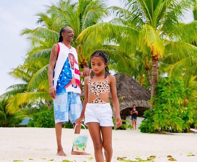 Photo News: “On Island 🏝️ Time 😴 ✈️  Wit My Granddaughter C.C.”—American Rapper Snoop Dogg On Grand Father’s Duty