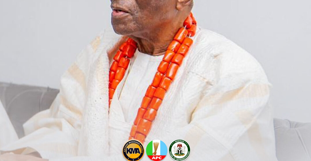 WhatsApp Image 2025-10-29 at 11.21.13_7a630c44 HON. (PRINCE) AKIOLU FELICITATES THE OBA OF LAGOS, HIS ROYAL MAJESTY OBA RILIWANU AKIOLU, ON HIS 82ND BIRTHDAY