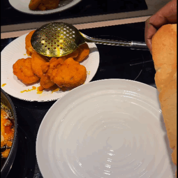 Weekend Starter Food Worth Trying: Fresh Out Of The Oven Agege Bread + Fresh Off The Stove Palm Oil Bean Cake