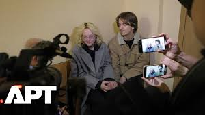 image Young Russian Street Musicians Who Played Anti-Kremlin Songs Get More Jail Time