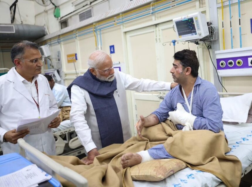 Indian Prime Minister Narendra Modi Visits Those Injured In Delhi Monday Explosion, Vows Justice