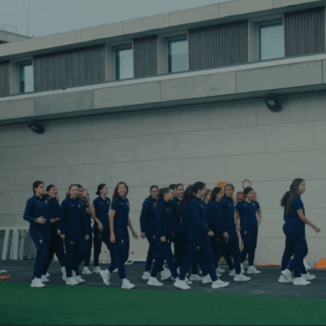 Sport Video Story: Portugal’s Women’s U16 Team Meet The Senior Men’s Team, Cristiano Ronaldo Inclusive