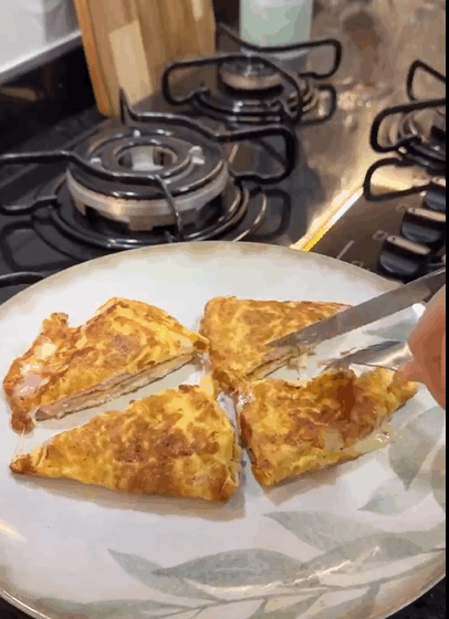 Video: Egg Filling For Breakfast Are The Way To Go, A Drink Of Your Choice Will Do Just Fine