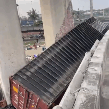 image Driver Of A 40feet Container Flee Scene After Driving Truck Aground In Lagos State