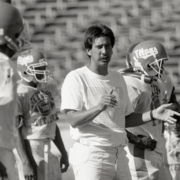 College Football Coach John Beam From ‘Last Chance U’ Has Died After Being Shot