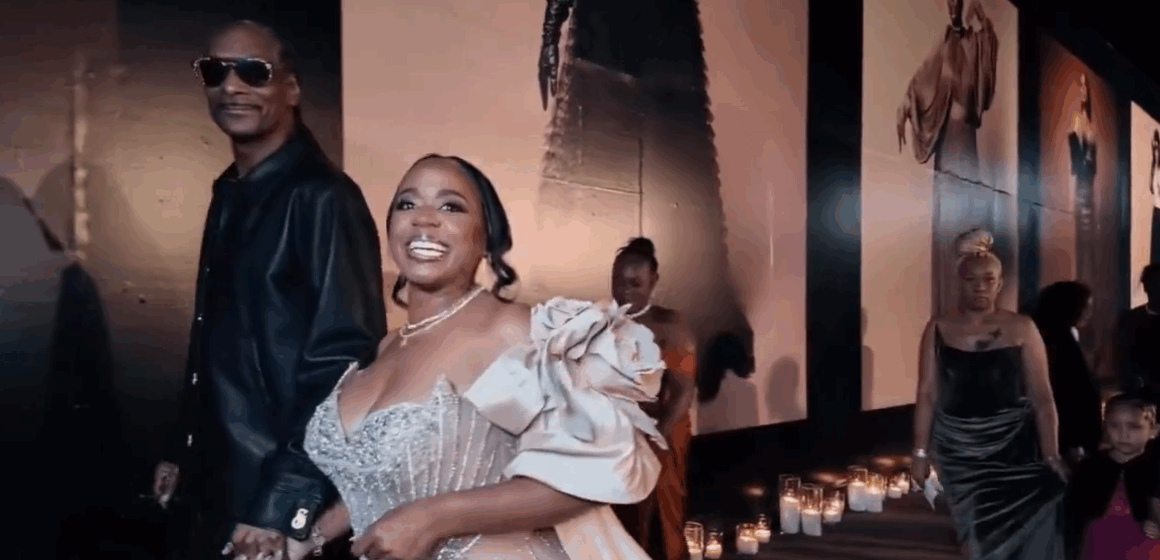 image Video: Snoop Dogg Dedicate Romantic Record To Wife Shante Broadus On 50th Birthday, Gifts Jewelry