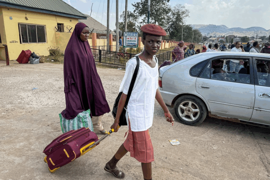 image Photo News; Parents Evacuate Students From FGGC Bwari After Terrorists Kidnapped Over 300 Students In The Past Week