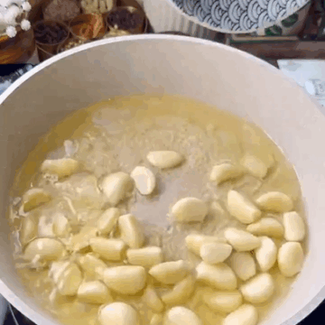 Food Video: Recipe For Cheesy Garlic Bread