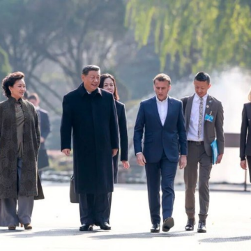 From Beijing To Chengdu, French President Emmanuel Macron In China, Visits Sichuan University And Receives A Warm Welcome From The Students.