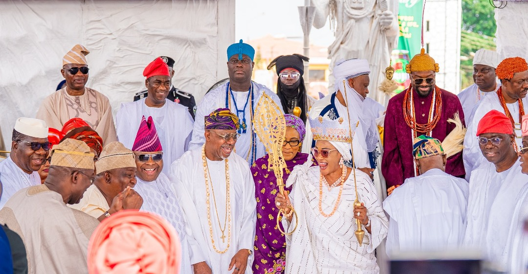 First lady of Nigeria Oluremi Tinubu Honored as Yeye Asiwaju Gbogbo Ile Oodua at Ooni’s 10th Anniversary